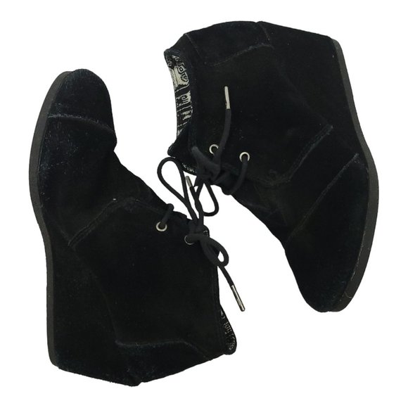 Toms Desert Wedge Ankle Boots US 7 EU 37.5 Booties Black Suede Leather Lace Up - Picture 3 of 11